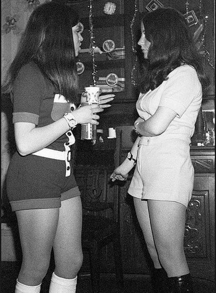 Короткие шорты – самые смелые образы 1970 годов